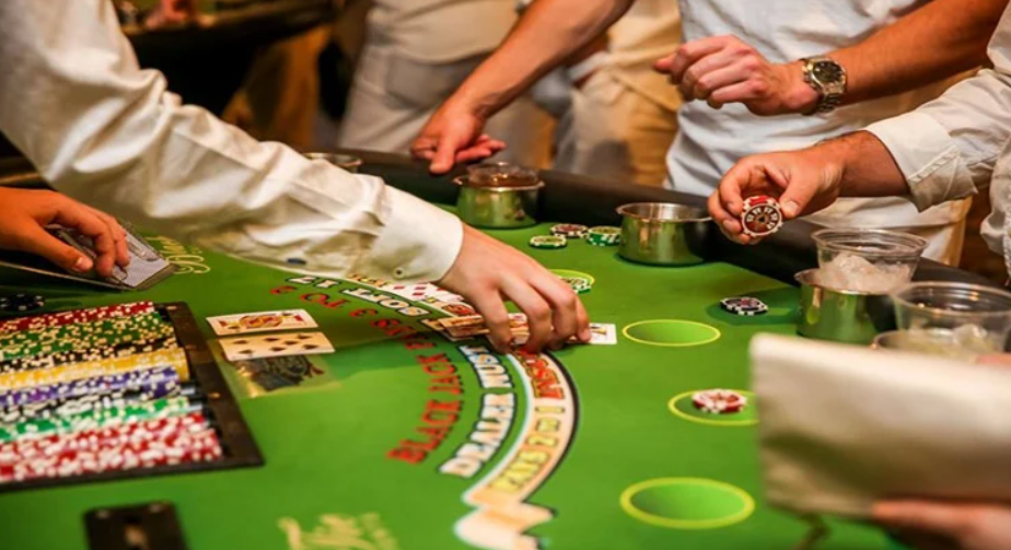 Learn to Deal Like a Pro at Las Vegas Casino Dealer School