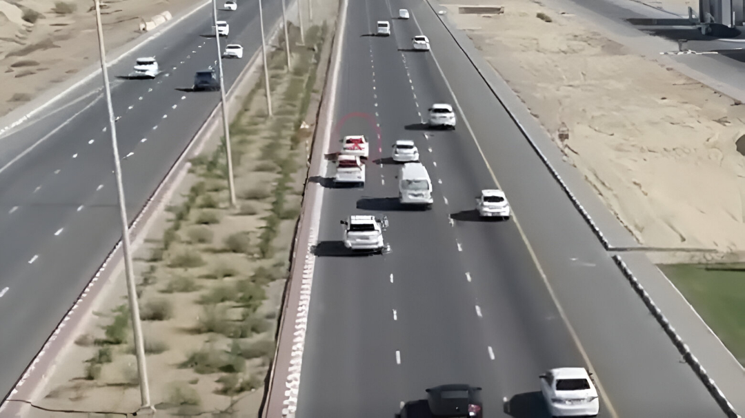 Sharjah Enforces Dedicated Lanes for Bikes, Lorries, and Buses from November 1