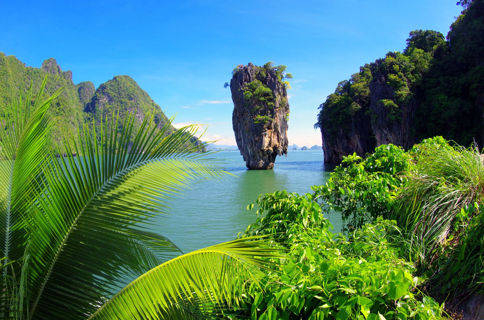 UAE Travellers Flock to Island Destinations Like Madagascar, Phuket for Budget-Friendly Summer Escapes
