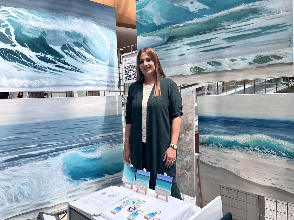 Manisha: The Artist Who Paints Dubai's Soul and the Sea's Hues