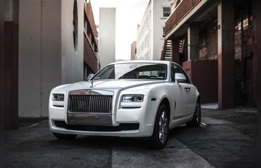 Six things to consider while renting a luxury car in Dubai
