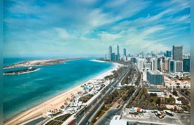 How to Make the Most Out of Your Hotel Stay in Abu Dhabi: 8 Tips and Tricks