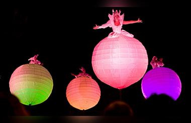 What is all about the Street Fest in Dubai Mall?