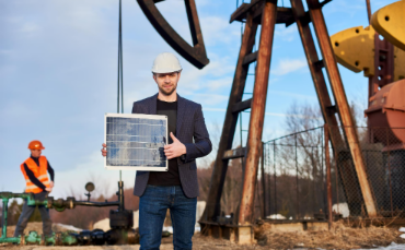 Fuel from sunlight and seawater? UAE students test hydrogen clean energy solution