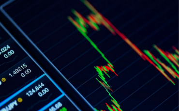 Trading CFDs on Plus500: Key Features, Costs, and Risks Explained