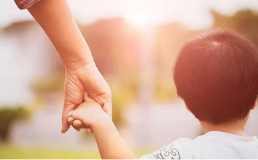 UAE Law Clarifies Fostering and Custody Rules for Expat Families and Women