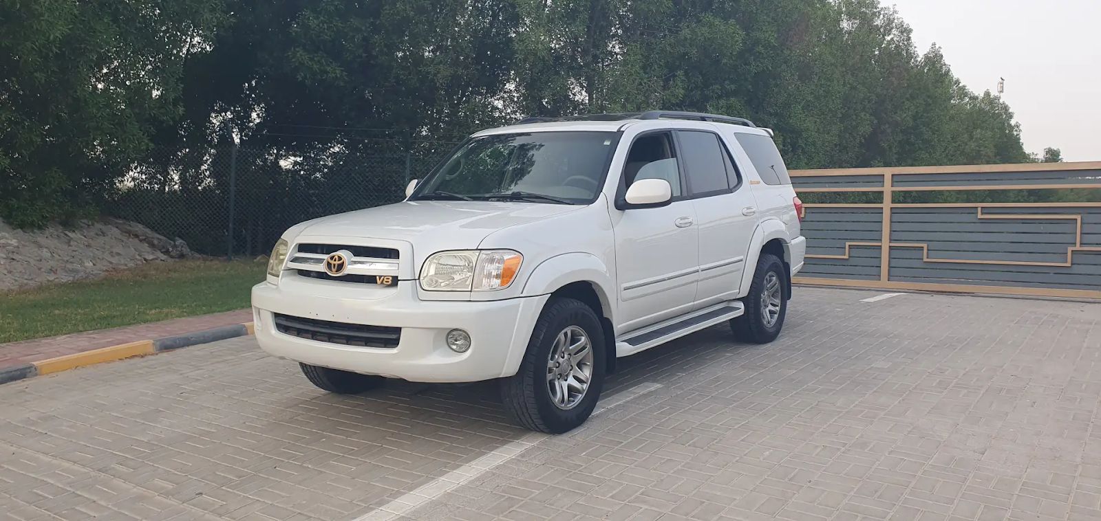 Toyota Sequoia for Sale in UAE – Full-Size SUV Comfort with Legendary Toyota Power