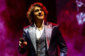 Sonu Nigam live