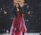 Sunidhi Chauhan live