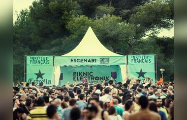 Piknic Electronik Dubai (April Edition)- Piknic Electronik is an internationally renowned brand of family-friendly daytime electronic music festivals.