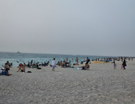 Dubai Residents Flock to Beaches for Fitness and Family Time Amid Summer Heat