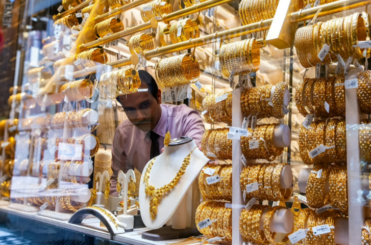 Dubai gold prices hit record as 22K crosses Dh400 per gram for the first time
