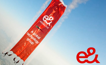 e& Breaks Guinness World Record with Largest Banner Flown in Skydiving Freefall