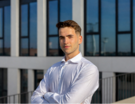 Gold Slumps 6% as Rising Interest Rates Weigh on Market