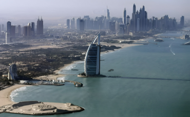 Dubai asks hotels to support stranded guests amid airspace closure