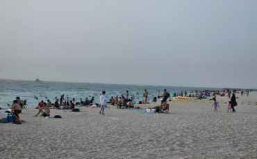 Dubai Residents Flock to Beaches for Fitness and Family Time Amid Summer Heat