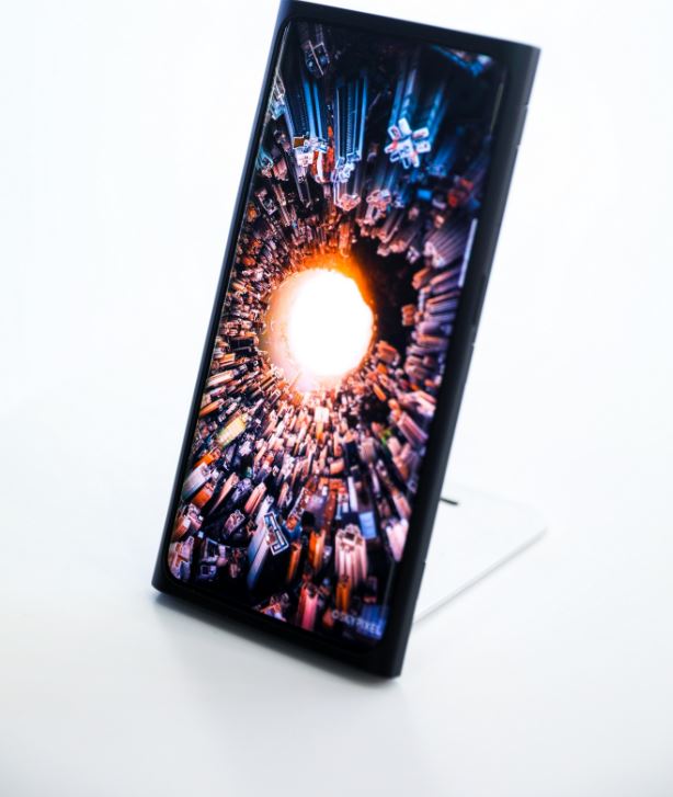OPPO Takes Lead in Unveiling Innovative Under-Screen Camera Technology at MWC Shanghai 2019