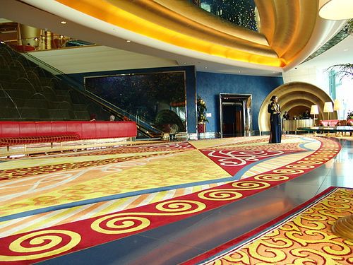 Dubai 7 Star Hotel: IXS