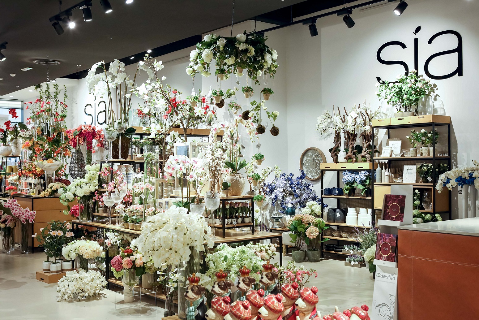 IDdesign Hosts Exclusive Workshop in Floral Decoration From SIA Flowers