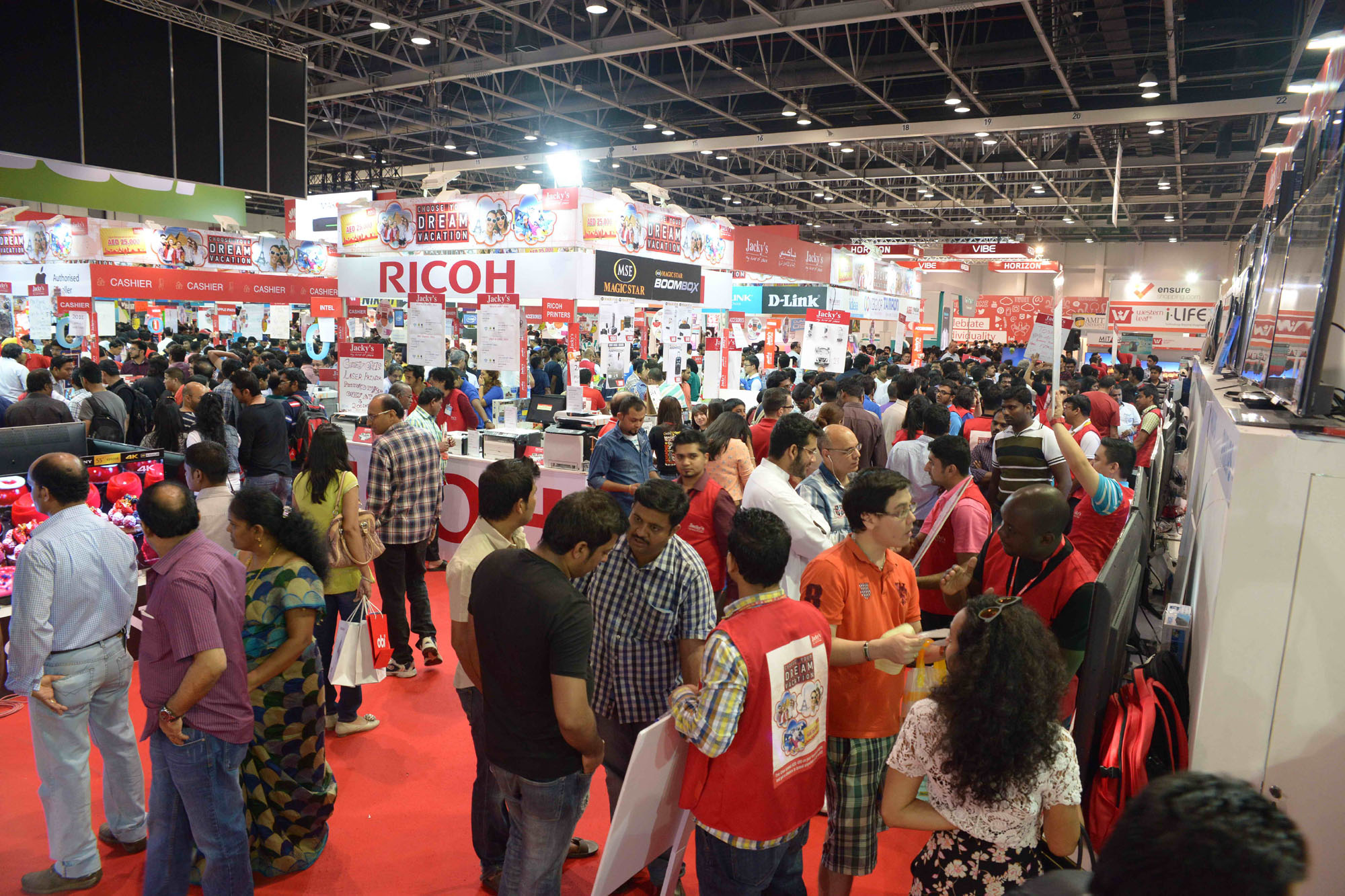 Jacky's Electronics registers astounding 30% sales growth at Gitex Shopper Spring 2015