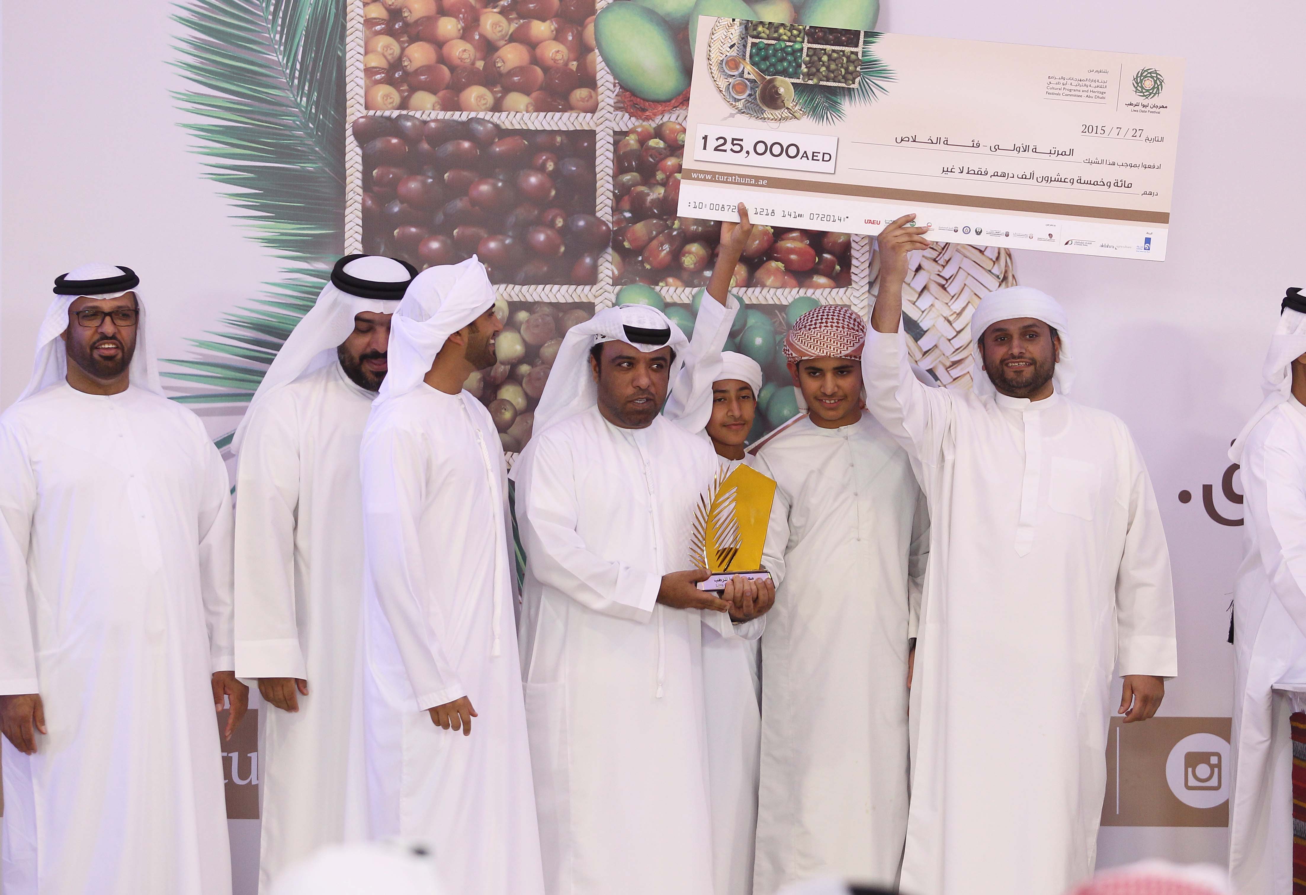 Jasmine Scent And Colourful Chiffon Steal The Senses At Liwa Dates Festival's Traditional Market 