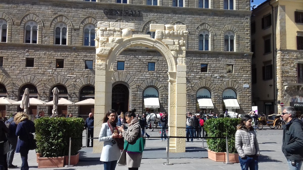 More than Two Million Visits in Two Days: 3D Replica of  Palmyra Arch Makes Its Fourth Stop in Italy