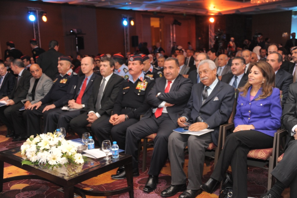 Private, public sector representatives share ideas on excellence