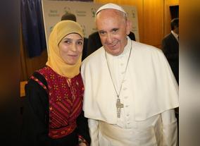 Hanan Al Hroub meets H.H. Pope Francis 