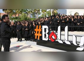 Oscar & Grammy winner A.R Rahman Surprises 1000 All-Girl Choir at  BOLLYWOOD PARKS Dubai!