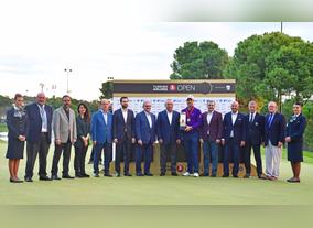 Justin Rose Wins the 2017 Turkish Airlines Open and the Trophy is Flown in by Hoverboard.