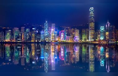 World's Tallest Building - Dubai May Lead But the CN Tower is Still the Icon For Tourists