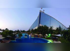 The Jumeirah Beach Hotel in Dubai - Honeymoon Experience
