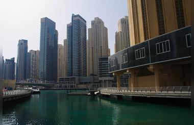 Pros and Cons of a Free Trade Zone in Dubai