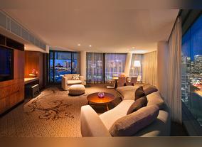 Dubai 7 Star Hotel - Choose Wisely, It's Your Money We're Talking About