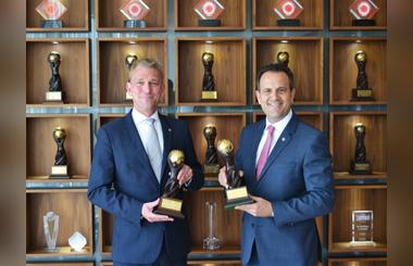 Rotana Brings Home Two Awards From the World Travel Awards Grand Final 2016 in Maldives   