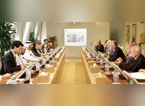 Ministry of Economy Highlights UAEs Economic Growth During Meeting With US Governor of Missouri 