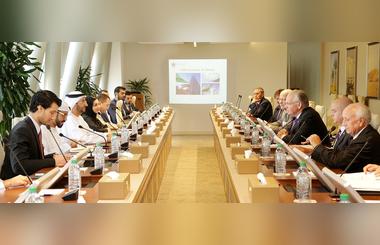 Ministry of Economy Highlights UAEs Economic Growth During Meeting With US Governor of Missouri 