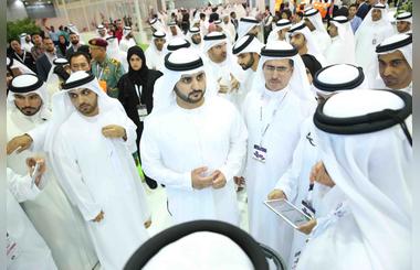 HH Sheikh Maktoum bin Mohammed bin Rashid Al Maktoum inaugurates DEWAs updated website at GITEX 2016