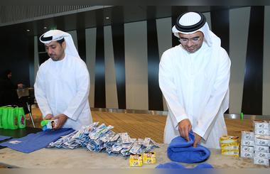 Dubai Chamber presents gifts to dhow sailors to mark Zayed Humanitarian Work Day