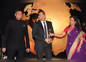 Dabur Internationals CEO Mohit Malhotra wins TIMES NOW ICICI Bank NRI of the Year Award in Professional Category