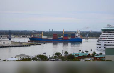 Gulftainer receives M.V. NORDEROOG on maiden call as StreamLines launches service to Port Canaveral