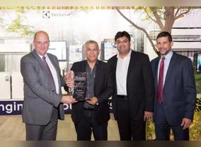Juma Al Majid Group Receives an Award for Top Performance