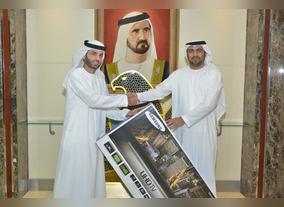 Dubai Customs hands out prizes to GITEX 2015 raffle draw winners 