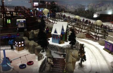 Ski Dubai is a one-of-a-kind, mountain-themed attraction, offering the opportunity to enjoy real snow in Dubai, whatever the season.