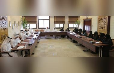 Director General of Dubai Courts honours outstanding employees for exceptional performance 