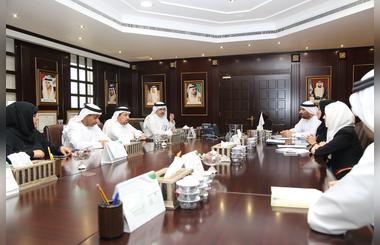 Dubai Executive Council and DEWA discuss cooperation to implement Hamdan City Builders race initiative