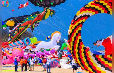 Kite flyers from around the world head to Dubai for world record bid during 20th edition of Dubai Shopping Festival