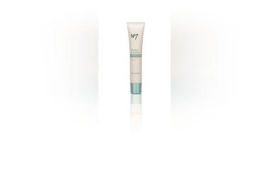 Introducing the new No7 Protect & Perfect ADVANCED Serums, clinically proven to be even more effective at reducing the appearance of lines and wrinkles 