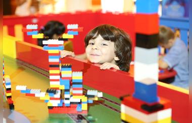 Dubai Summer Surprises at The Dubai Mall: Celebrity visit, family activities, daily prizes for children from Hamleys and more