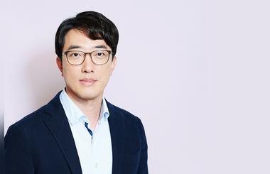 Human-centric, Hybrid AI Opens Up New Possibilities in Mobile Technology